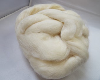 Targhee fiber, spinning fiber, spindle spinning, spinning, roving, top, Ashland Bay, Threadsthrutime
