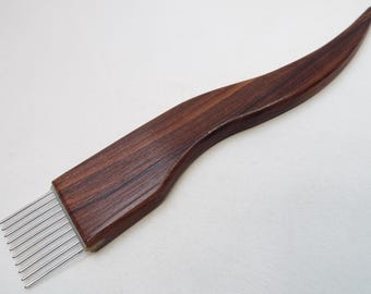 weaving beater, Morado, Coarse, weave, beater, tapestry beater, tapestry, Threadsthrutime, Thomas-creations