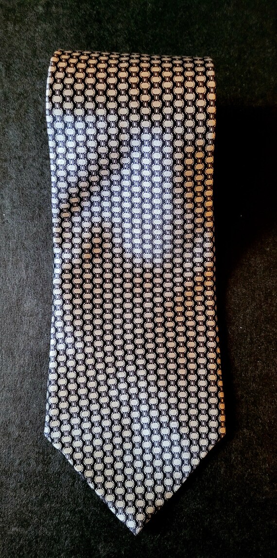 Van Heusen Men's Neck Tie 100% Silk Black & Silver