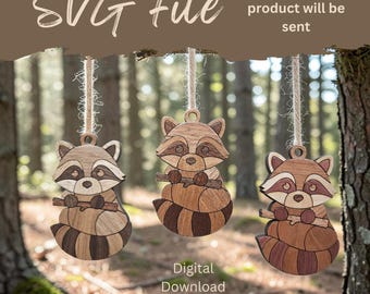 Adorno de mapache con vetas de madera y diseño de bosque en capas - Archivo láser SVG