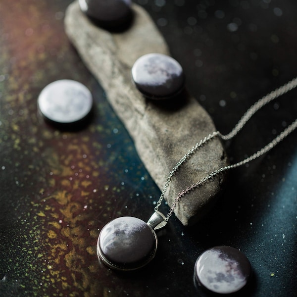 Interchangeable Moon Phase Necklace - Interactive Magnetic Jewelry for Travel, Teachers - Change Out the Images, 5 in 1 Lunar Pendant