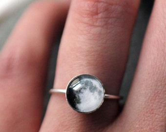 My Moon Sterling Silver Sized Ring - Custom Lunar Phase from Specific Date - How the moon looked celestial jewelry, Birthday or Mother's Day