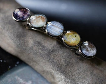 Galileischer Mond Haarspange - Monde des Jupiter Haarschmuck, Frauen in STEM Geschenk, einzigartiger Strumpf Stuffer, Weltraumgeschichte, Planet