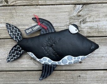 BuTT UgLee Shark nommé BuBBLes, Fish, Beach, Freakin Adorable décor de pépinière, OOAK Sea Life art, cadeau original pour les plongeurs et les amoureux de l'océan