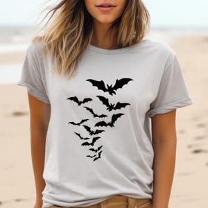 Fliegende Fledermäuse T-Shirt, Halloween-Fledermaus-Shirt, Halloween-Saison Shirt, Halloween-T-Shirt, gruselige Saison T-Shirt, gruseliges Shirt, Retro Halloween Tshirt