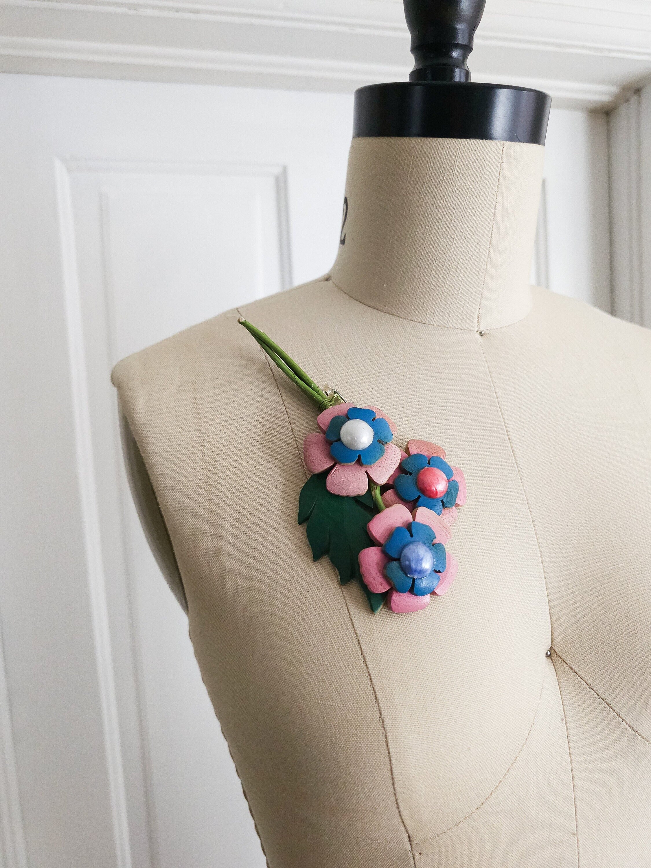 1930s Wood Brooch - Etsy
