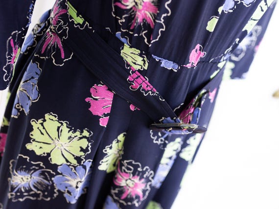 1940s Vibrant Floral Cold Rayon Dress With Belt - image 7
