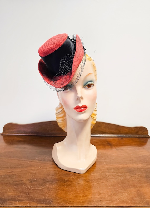 1930s Red Chimney Crown Tilt Hat - image 1