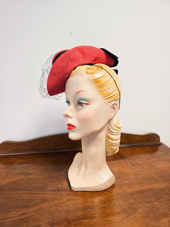 1930s Red Chimney Crown Tilt Hat - image 3