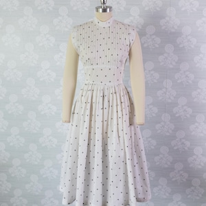 1950s White Cotton And Black Star Print Cotton Dress
