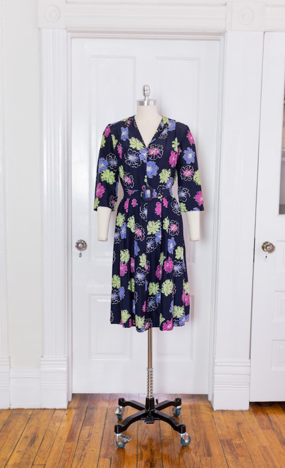 1940s Vibrant Floral Cold Rayon Dress With Belt - image 1