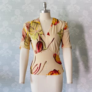 1940s Tulip And Palm Print Rayon Jersey Blouse