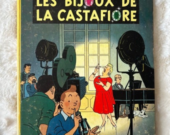 Les Aventures de Tintin : Les Bijoux de la Castafiore par Hergé, première édition de la bande dessinée à couverture rigide en français, publié en 1963 par Casterman