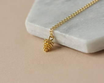 Dainty Gold Pinecone Necklace, Nature Inspired Woodland, Fall  Autumn Jewelry, Minimalist Everyday Necklace, Best Friend Gift Nature Lover