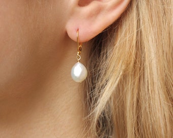 Gold Baroque Pearl Earrings, Pearl Lever back Earrings, White Pearls, Minimalist Bridal Jewelry, June Birthstone, Bridesmaid Gift For Her