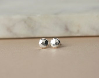 Fine Silver Round Studs, Small Hammered Disc Earrings, Modern Jewelry Gift for Her, Minimalist Everyday Jewelry, Classic Pebble Studs