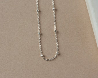 Collier délicat de perles en argent sterling, tour de cou chaîne satellite, collier superposé minimaliste, chaîne à billes délicate de tous les jours, cadeau pour elle