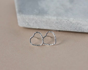 Small Sterling Silver Heart Earrings, Dainty Hammered Studs, Minimalist Everyday Jewelry, Romantic Gift, Gift for Her, Lightweight Studs