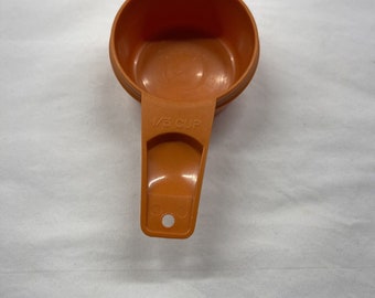 Tasse à mesurer orange 1/3 tasse Tupperware vintage 765-7
