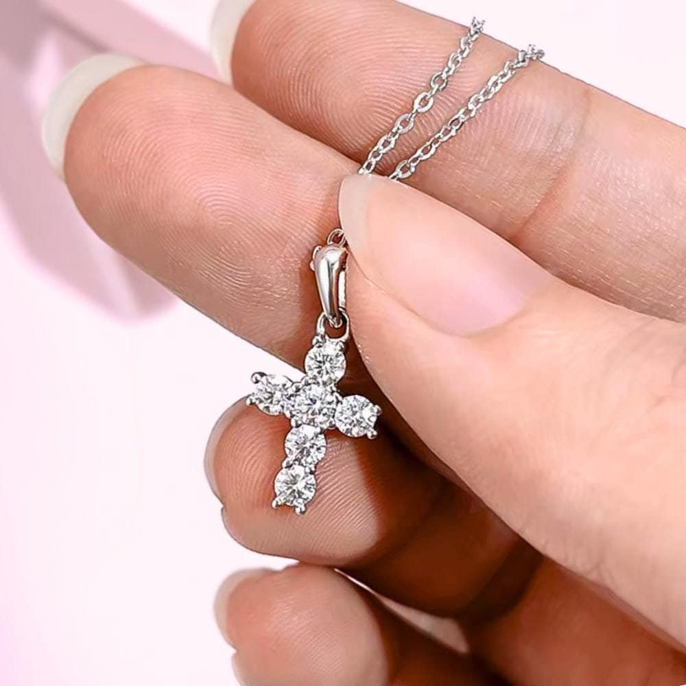 Collana con croce delicata in moissanite, argento sterling