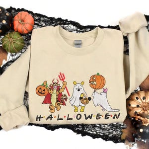 Pooh Bär und Freunde Halloween gesticktes Sweatshirt, Winnie The Pooh Shirt, Disney Urlaub gestickter Hoodie, niedlicher Cartoon Hoodie