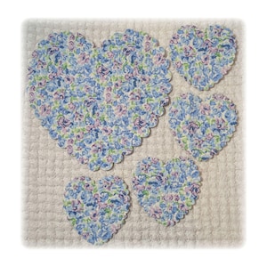 Vintage Patchwork Cutter Quilt Table Mat and Coasters: Die Cut Scalloped Heart Appliques