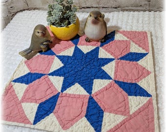 Vintage Patriotic Star Quilt Candle Mat: Americana Table Decor