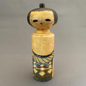 Vintage Kokeshi-pop in Naruko-stijl こけし