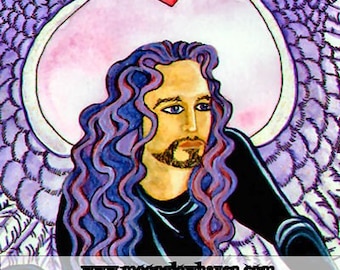 Puede incluir: Una pintura de un ángel con cabello largo morado y alas. El ángel lleva una camisa negra y tiene un corazón sobre su cabeza.