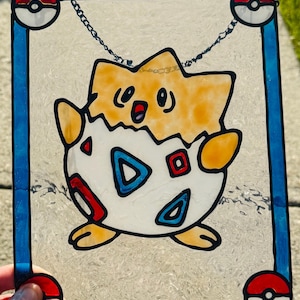 Pokémon Togepi con Pokebolas, juego retro de cartas, vitral acrílico falso - Decoración para ventanas y paredes