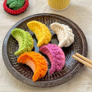 Patrón de crochet de dumplings con video / Peluche de comida china amigurumi PDF