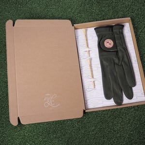 Conjunto de presente de golfe - Luva de golfe de couro premium verde com marcador de bola de monograma personalizado e tees em caixa de presente personalizada