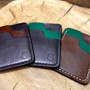 Porta-cartões personalizado de couro feito à mão - vertical, carteira minimalista, carteira com bolso frontal, couro curtido vegetal legítimo - capa para cartão