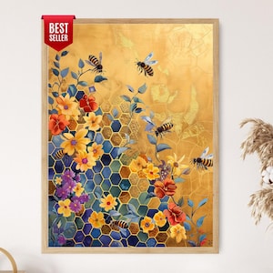 Pode incluir: Uma impressão artística emoldurada com um fundo dourado, um design floral e de favo de mel e abelhas. A obra de arte apresenta flores coloridas em tons de amarelo, laranja, vermelho e roxo. Uma faixa vermelha exibe as palavras "BEST SELLER".