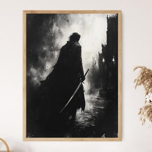 Peut inclure: Une illustration en noir et blanc d'une personne en manteau long tenant une épée, s'éloignant du spectateur. L'arrière-plan est une ville sombre et brumeuse.