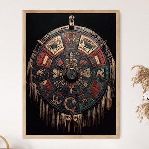 Peut inclure: Impression encadrée d'un motif circulaire détaillé avec des motifs amérindiens. L'œuvre présente une palette de rouge, de vert d'eau et de marron, avec des motifs animaliers et géométriques. L'impression est encadrée de bois clair.