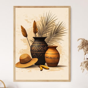 Może przedstawiać: Oprawiony wydruk artystyczny przedstawiający martwą naturę. Prezentuje słomkowy kapelusz, dwa dekoracyjne wazony z geometrycznymi wzorami i liście palmowe. Paleta kolorów obejmuje odcienie brązu, beżu i czerni, tworząc ciepłą, ziemistą estetykę.