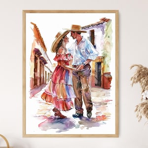 K&ouml;nnte beinhalten: Aquarellmalerei eines Paares in traditioneller Kleidung, das sich auf einer Kopfsteinpflasterstra&szlig;e umarmt. Die Frau tr&auml;gt ein rotes und mehrfarbiges Kleid und einen Strohhut. Der Mann tr&auml;gt ein wei&szlig;es Hemd, eine braune Hose und einen Strohhut. Das Kunstwerk ist in hellem Holz gerahmt.