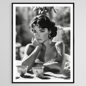 Elizabeth Taylor Vintage Photo Print, Timeless Hollywood Glamour, Ideal for Wall Decor, Elegant Art Gift