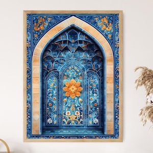 Peut inclure: Une arche ornée de motifs floraux complexes en bleu et or. L'arche est encadrée de bois et présente un style islamique traditionnel.