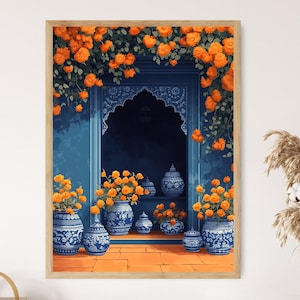 Könnte beinhalten: Gerahmter Kunstdruck mit einem blauen Torbogen, verziert mit orangefarbenen Blumen und Ranken. Blau-weiß gemusterte Vasen enthalten weitere orangefarbene Blumen. Das Kunstwerk hat eine warme, einladende Ausstrahlung.