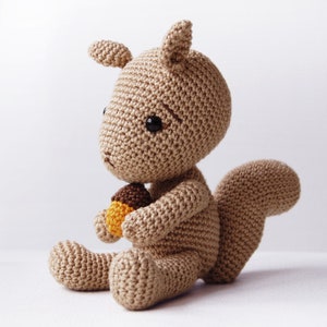 Crochet squirrel pattern Amigurumi Simon the Squirrel image 3