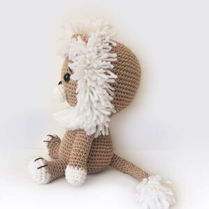 Crochet lion pattern Amigurumi Lav the Lion, stuffed animal photo tutorial image 4