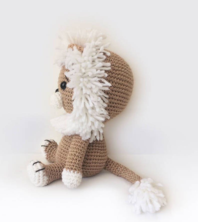 Crochet lion pattern Amigurumi Lav the Lion, stuffed animal photo tutorial image 4