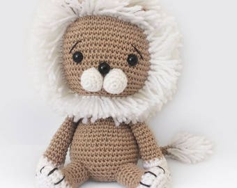 Crochet lion pattern - Amigurumi Lav the Lion, stuffed animal photo tutorial