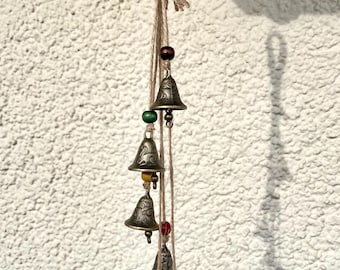 Mini campanellino con incisione, uccello, coniglio, portafortuna, protezione della casa, campanellino a vento vintage, campana da strega, campana in ottone, regalo boho, decorazione spirituale