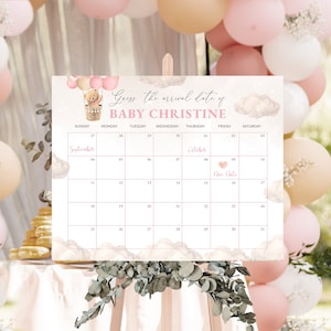 Puede incluir: Un calendario de baby shower rosa y blanco con un osito de peluche en un globo aerostático y nubes. El texto dice "Adivina la fecha de llegada de BABY CHRISTINE". La cuadrícula del calendario es para septiembre y octubre.