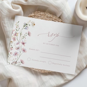 Modelo de RSVP de Batismo de Flores Silvestres Rosa Editável – Cartões de RSVP para Imprimir para Convites de Batismo – Download Instantâneo, #BP56