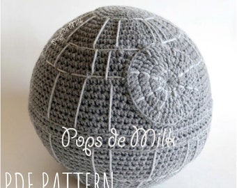 Motif Star Battle Station au crochet, boule spatiale, Amigurumi Planet, coussin cadeau pour les fans de science-fiction, décoration ringard