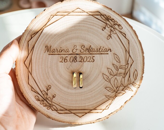 Personalized Tree Slice Ring Pillow – Wooden Engraving with Name & Date – Wedding Ring Holder – Rustic Wedding Decoration Gift